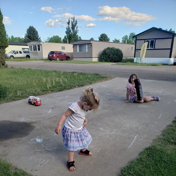 Meet your Posher, Sandy - Picture 1 of 1